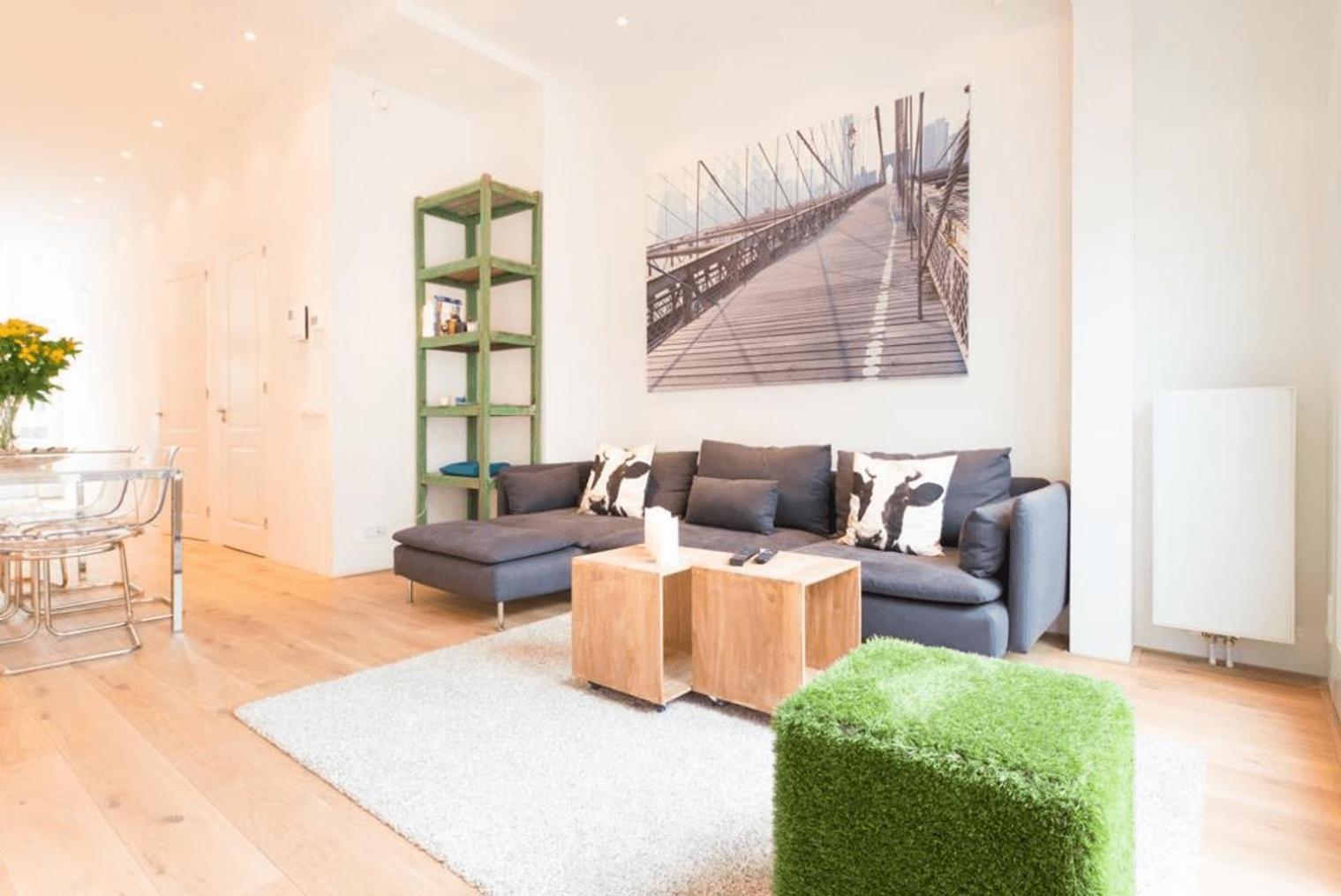 Appartement Two-bedroom - Check Profile