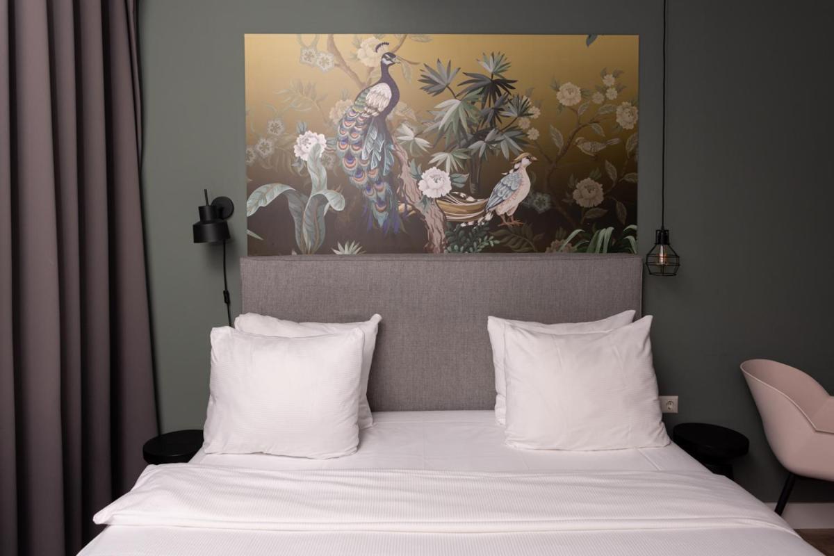 Hotel2stay Khách sạn hẻo lánh 3*