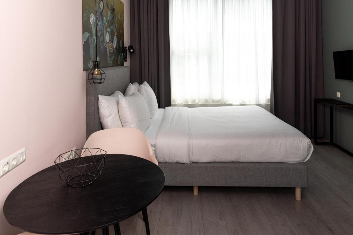 Hotel2stay Khách sạn hẻo lánh 3*