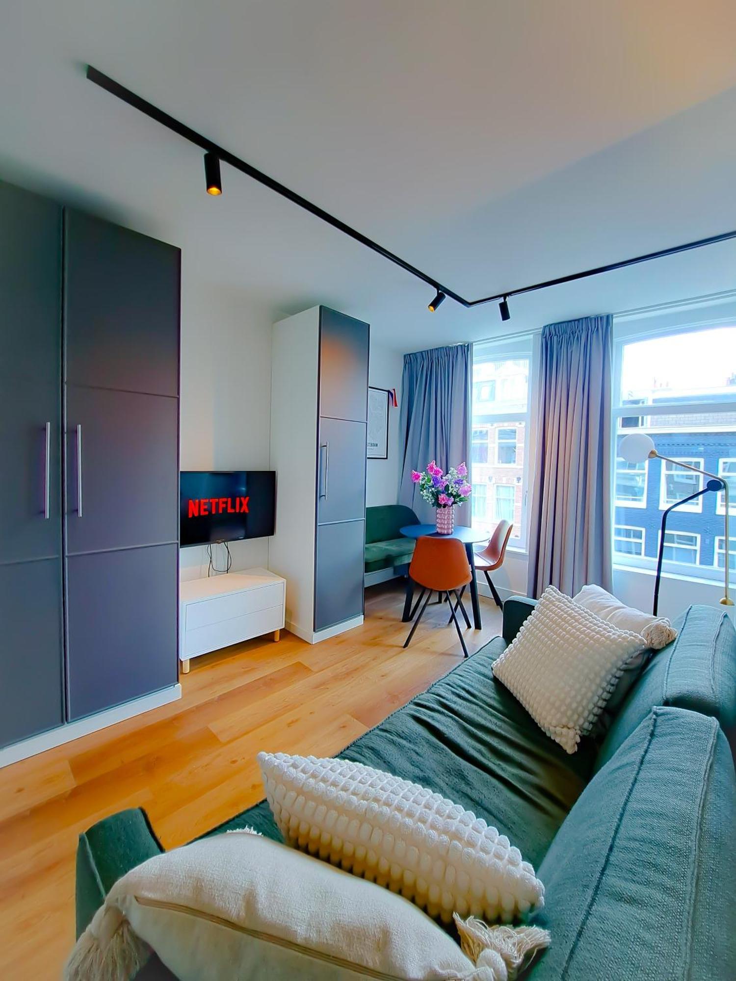 Luxury Center Gem Within Walking Distance To Must-sees Appartement Amsterdam