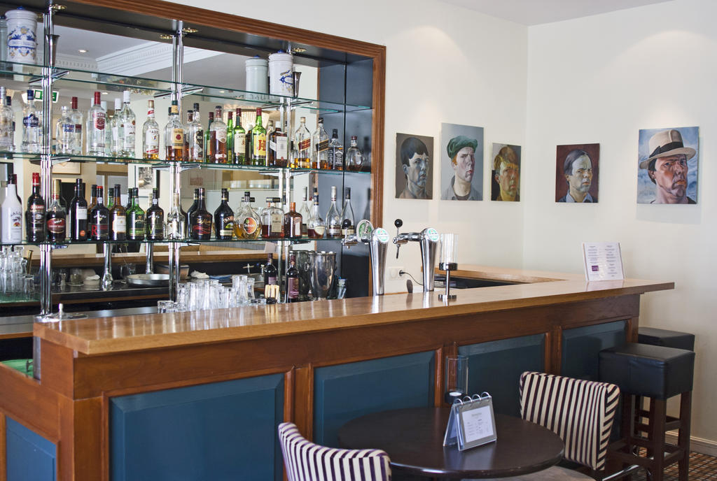 Khách sạn The Alfred 3*