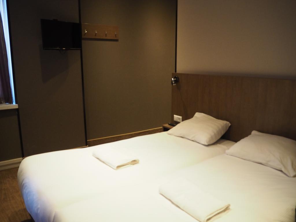 Aston City Hotel 2*
