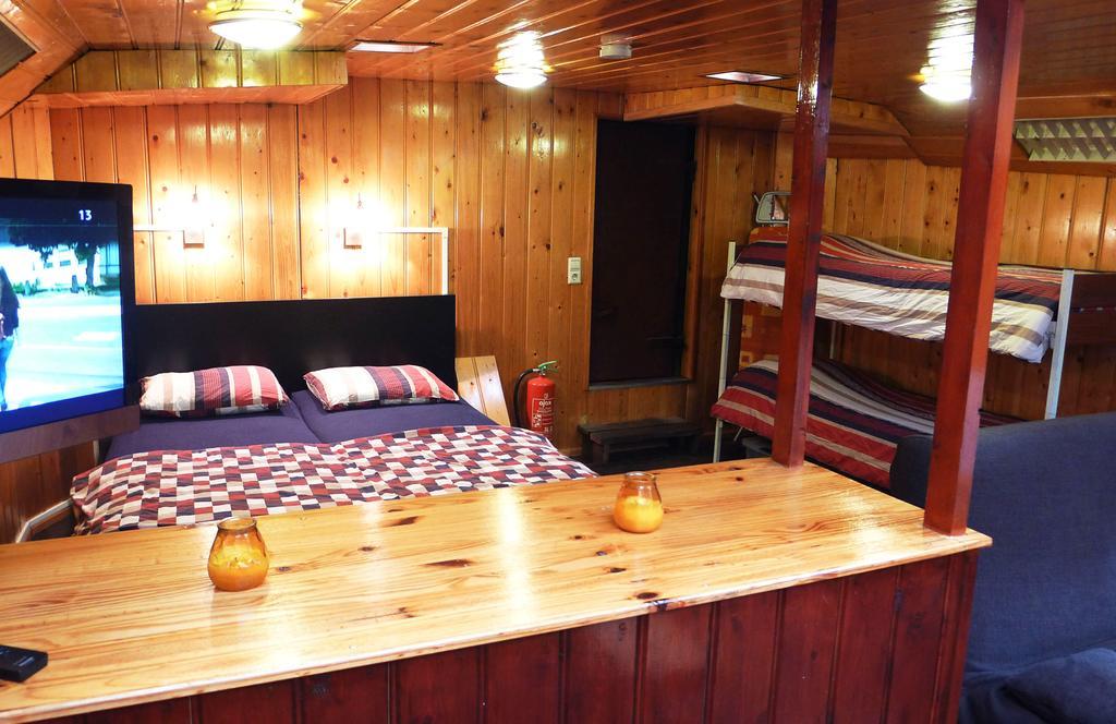 Botel Hotelboat Ideaal