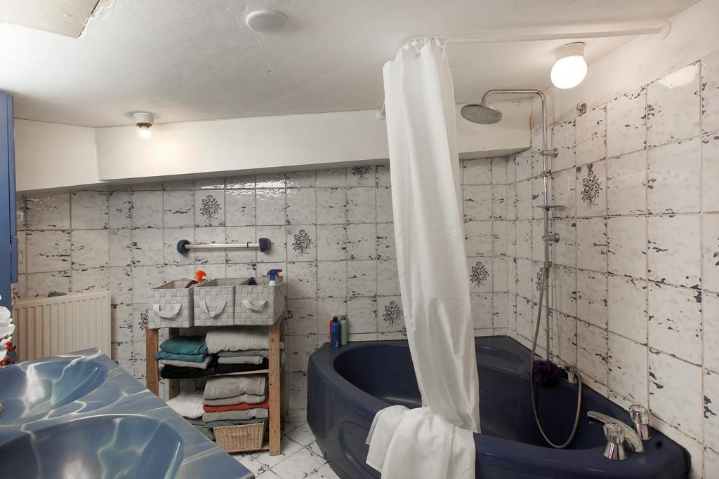 Nieuwpoortkade Houseboat - Canalview Ams Ở trọ Amsterdam