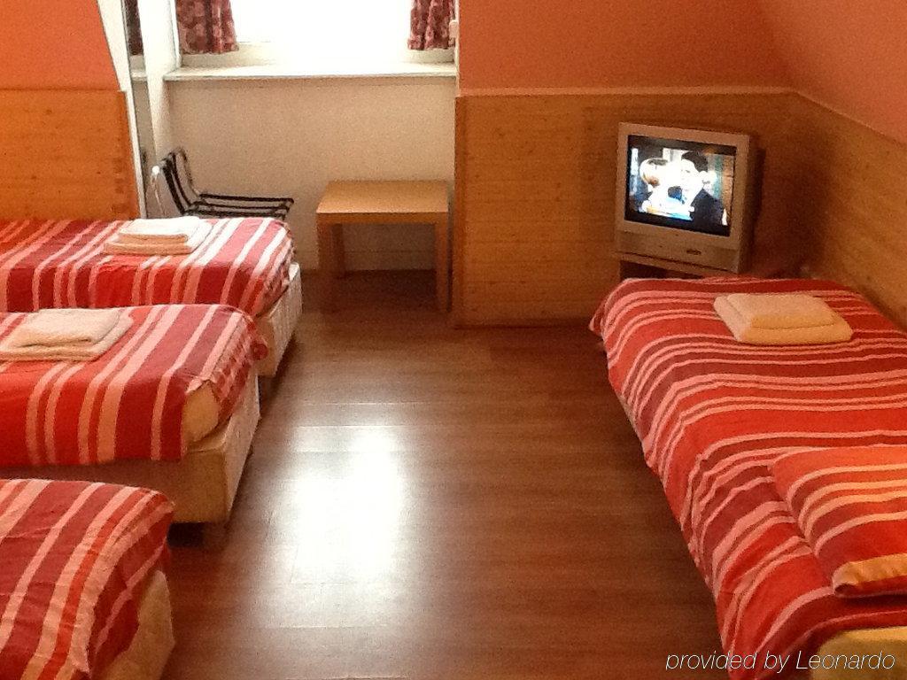 Khách sạn Max 2*
