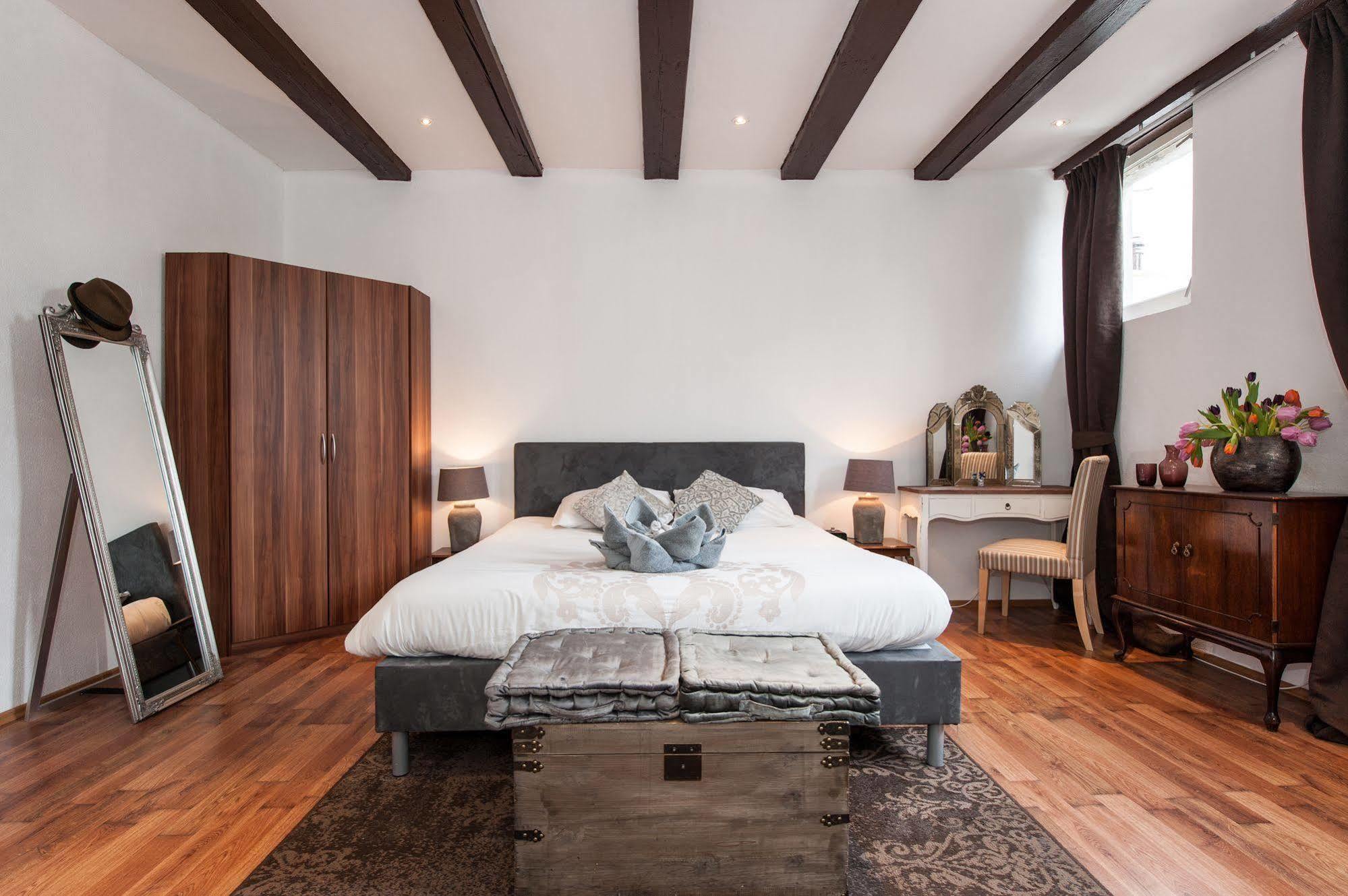 Khách sạn Crown Amsterdam
