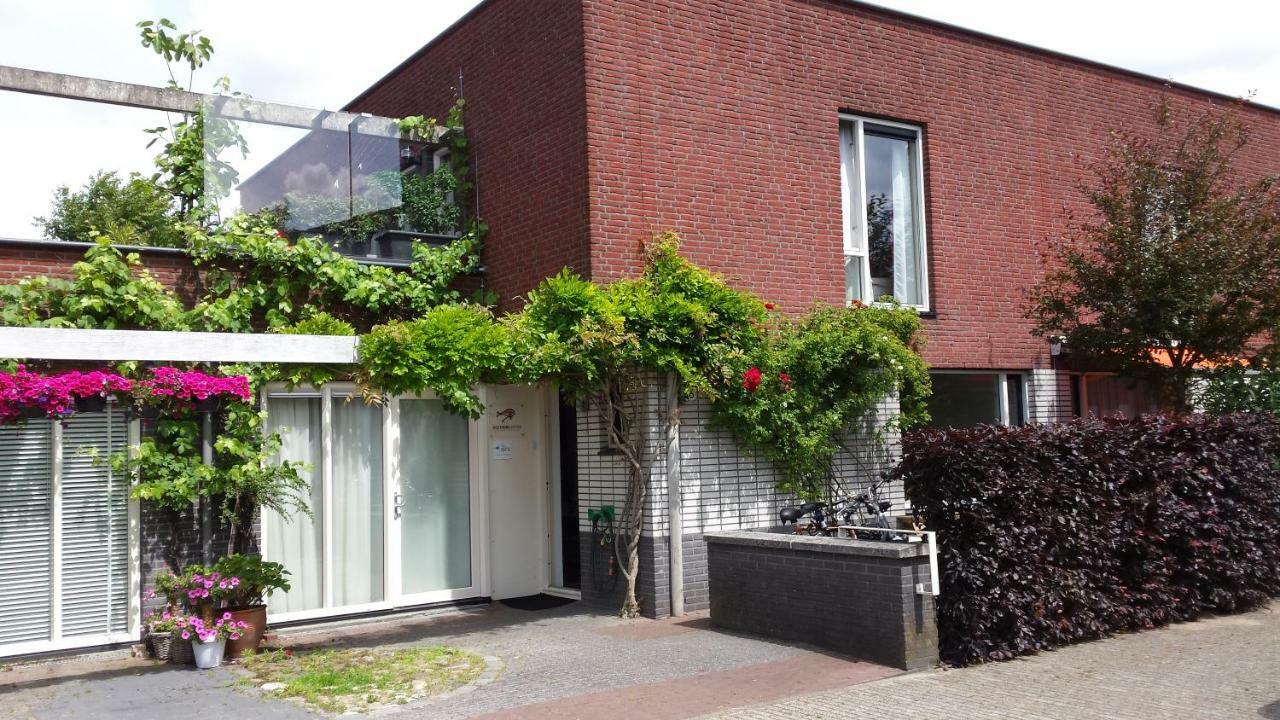 Homestay Johan's B&b, Dakterras & Goedkoop Parkeren - Sinds 2014