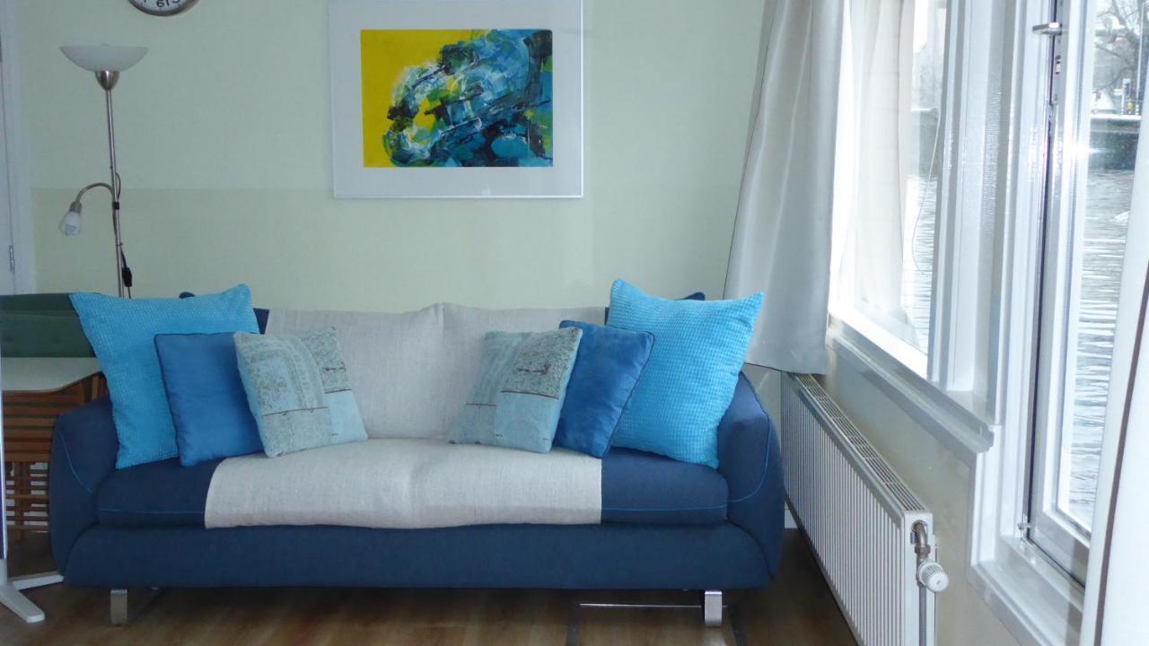 Houseboat In The Center, 5 Min Walk To Tropical Museum, Free Wifi! Apartamento Amesterdão