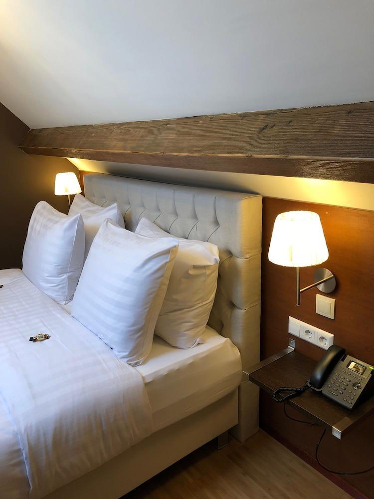 Hotel Chasse 4*