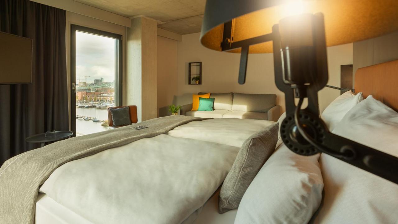 - The Niu, Fender Khách sạn 4*