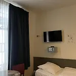 City Hotel