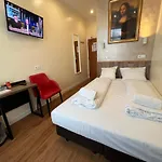 Dam Hotel