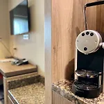 Xo Hotels Blue Tower