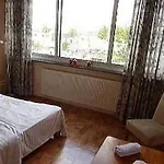 Ijplein Bed And Breakfast
