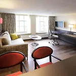 Krasnapolsky Appartementen