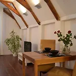 Rembrandtplein Bed & Breakfast