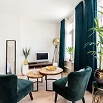 Boutique Canal House Suites
