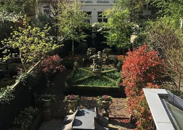 Dutch Masters Short Stay Apartments
