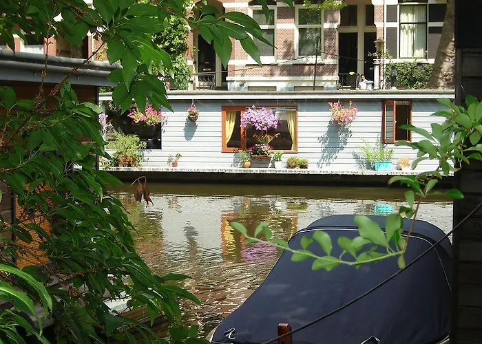 Phildutch Houseboat Amsterdam Bed And Breakfast