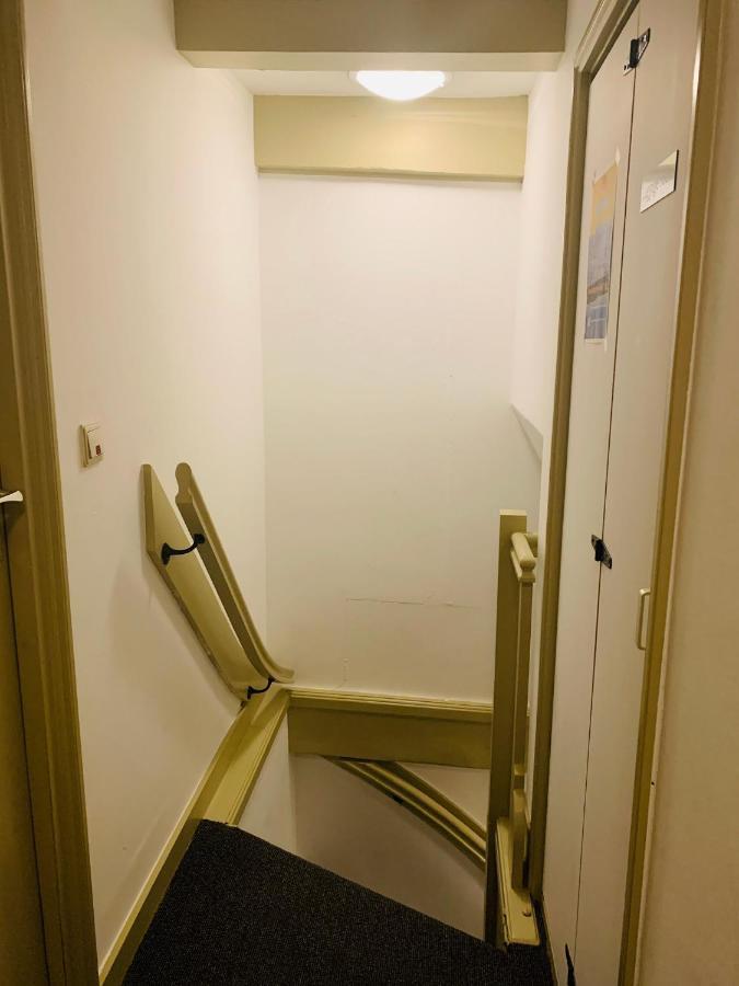 Amsterdam Central Guest House Gasthuis 2*