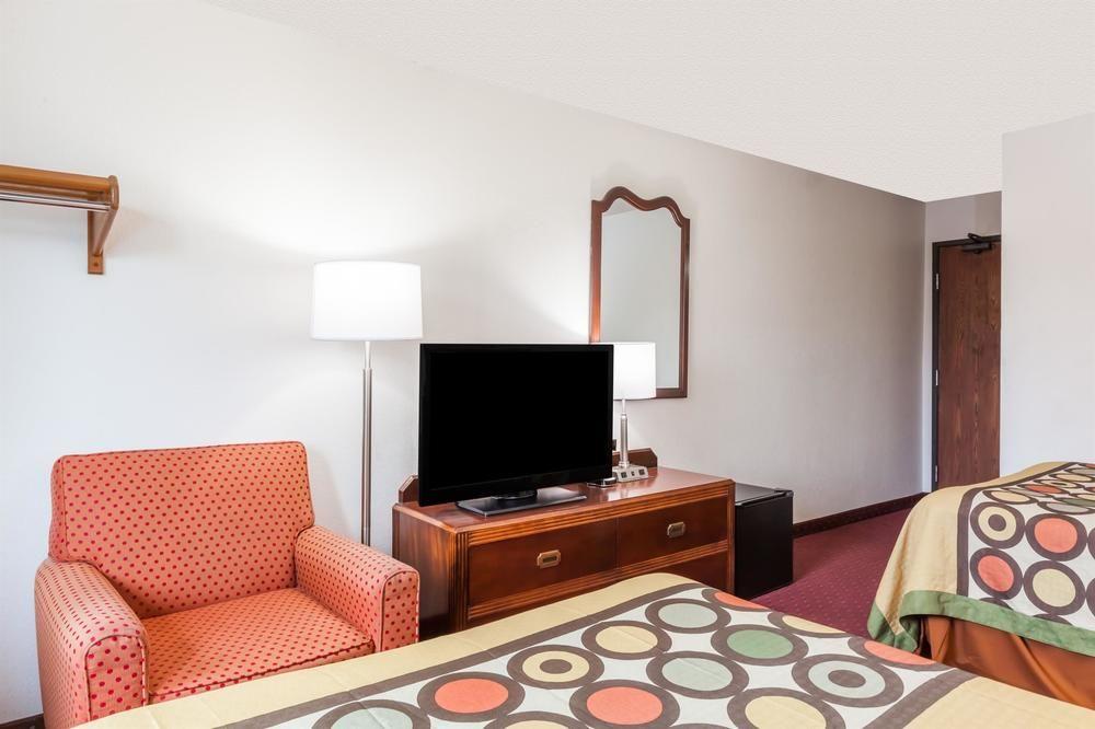 Super 8 By Wyndham Hotel 2*