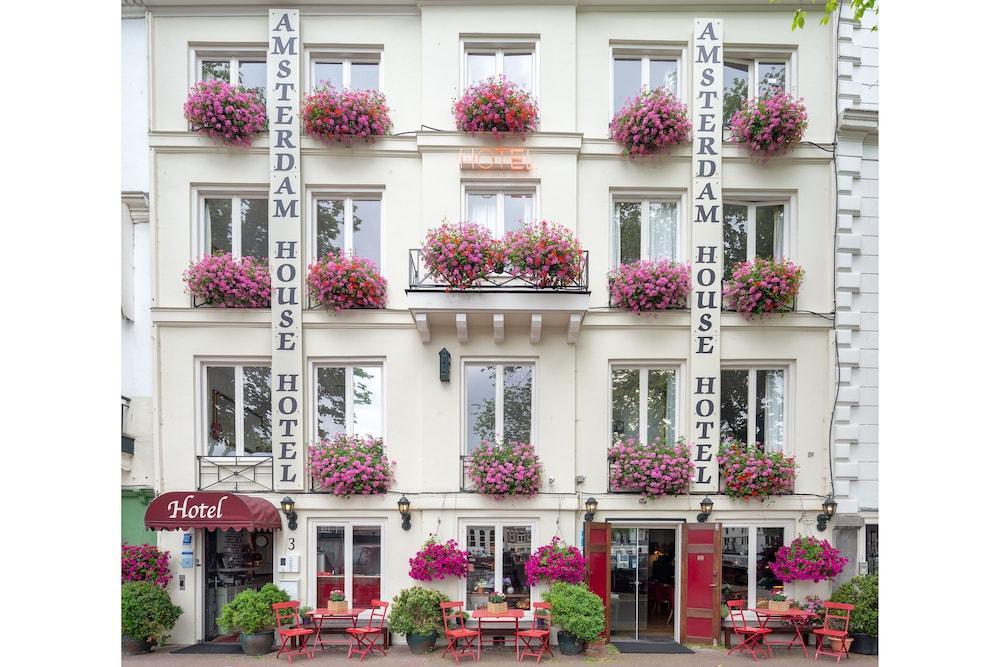 Khách sạn House 3*