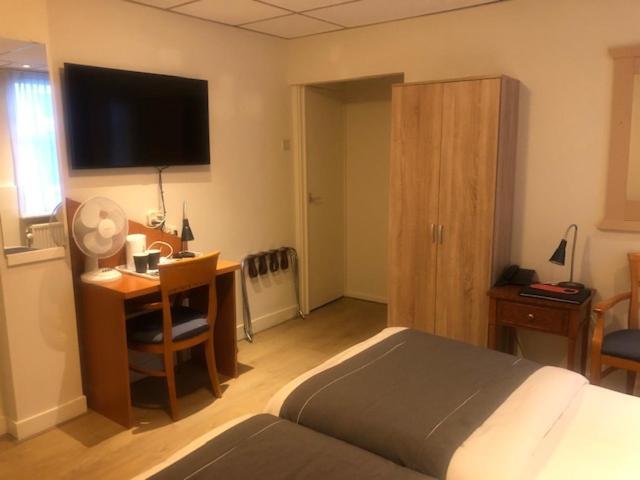 Delta City Center Hotel 3*