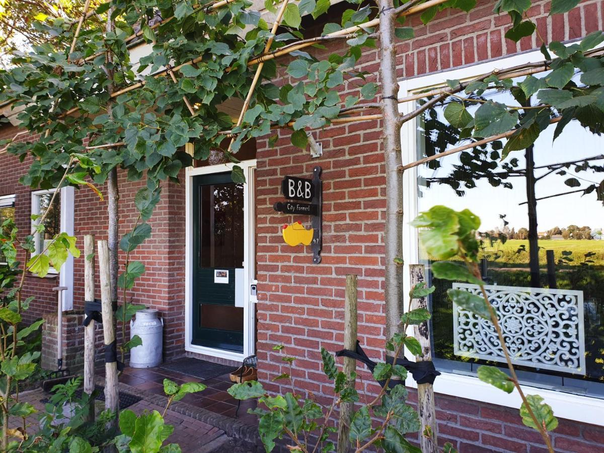 Farmer , Bed, Bike And Breakfast In 2* Amsterdam