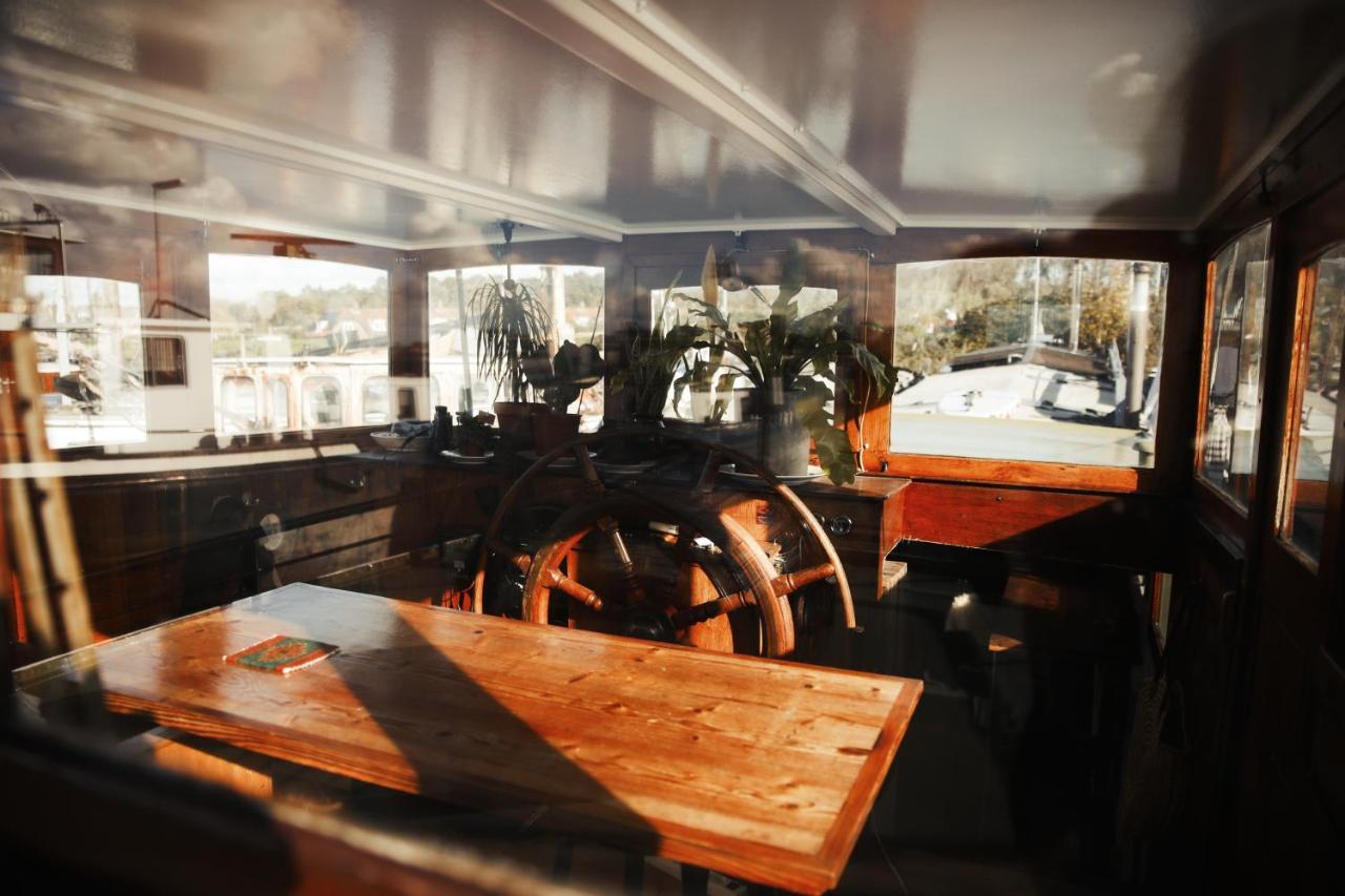 Captain Pippi; Amsterdam's Finest Houseboat * Amsterdam