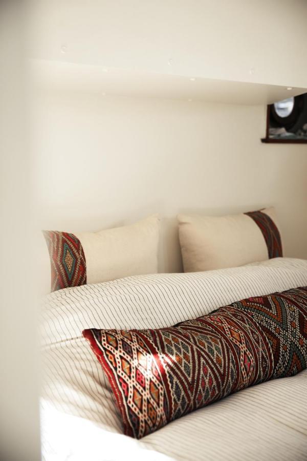 Botel Captain Pippi; Amsterdam's Finest Houseboat