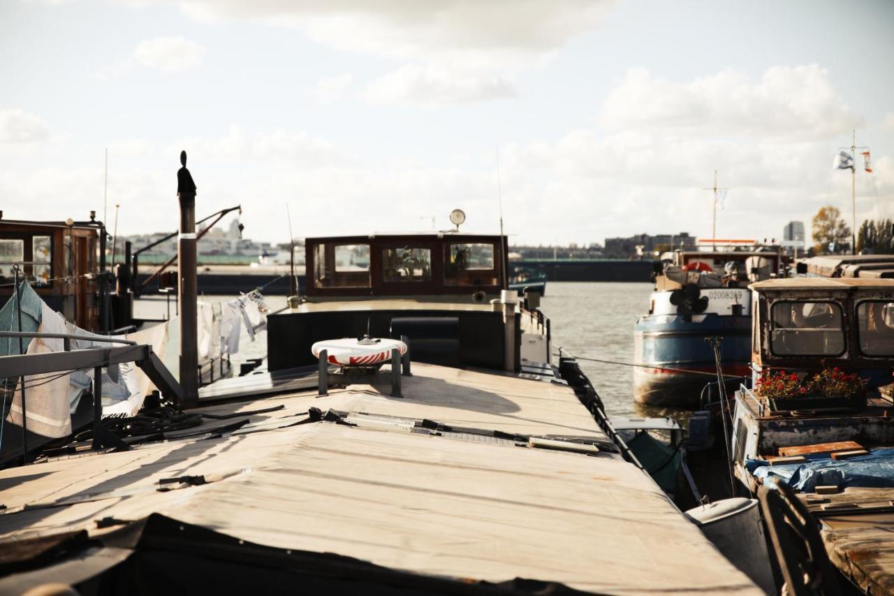 Captain Pippi; Amsterdam's Finest Houseboat Botel