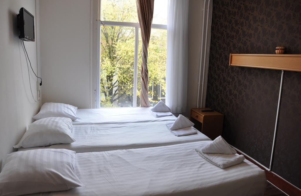 Khách sạn Hotel Amsterdam Inn 2*