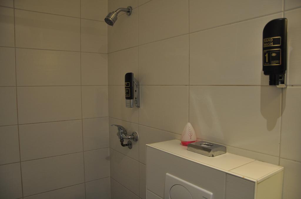 Hotel Amsterdam Inn Khách sạn 2*