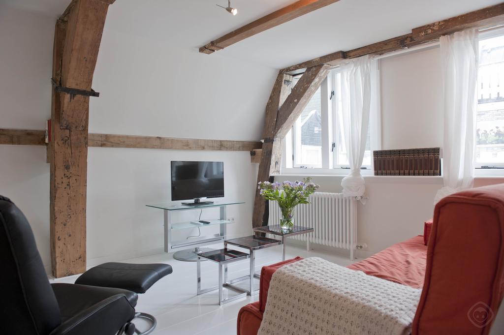 Old Centre - Nieuwmarkt Area Apartment