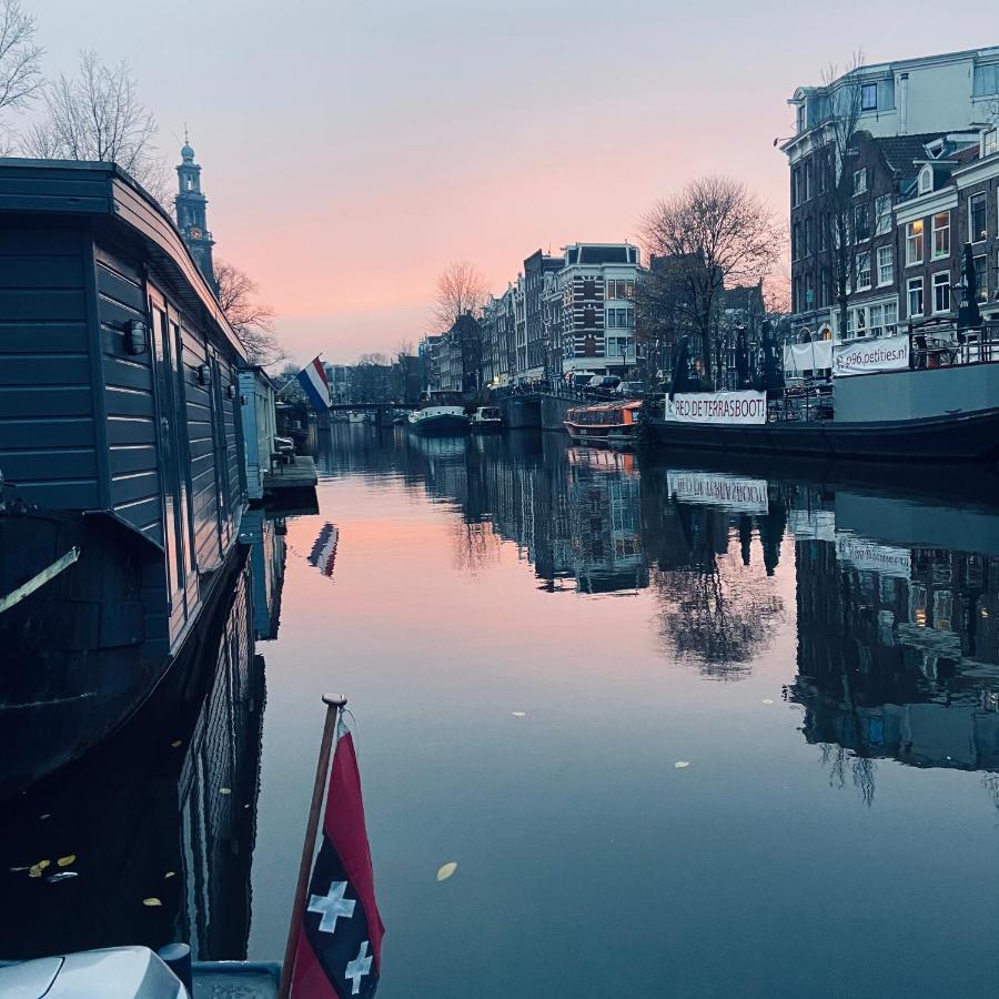 Houseboat Bonnie Amsterdam