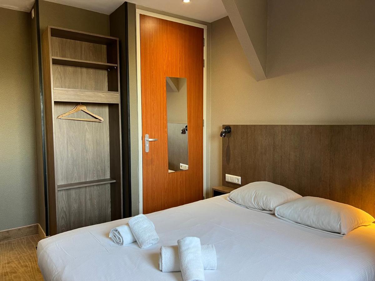 Hotel Blossoms 2*