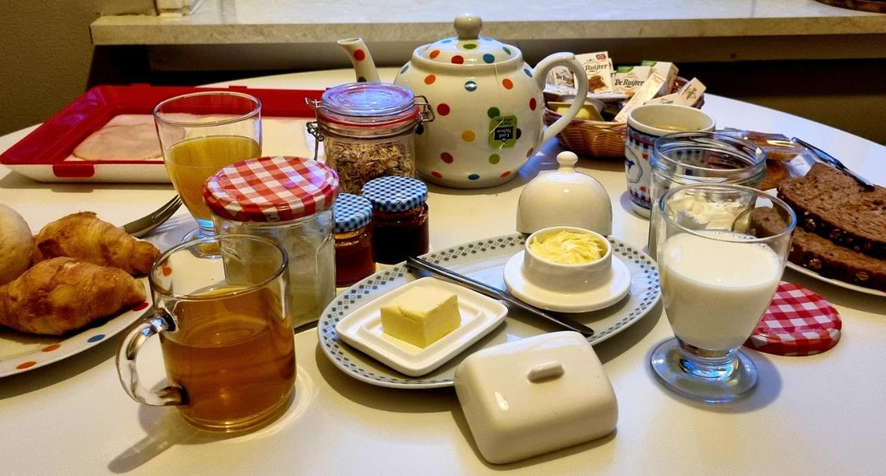 Farmer , Bed, Bike And Breakfast In Amsterdam