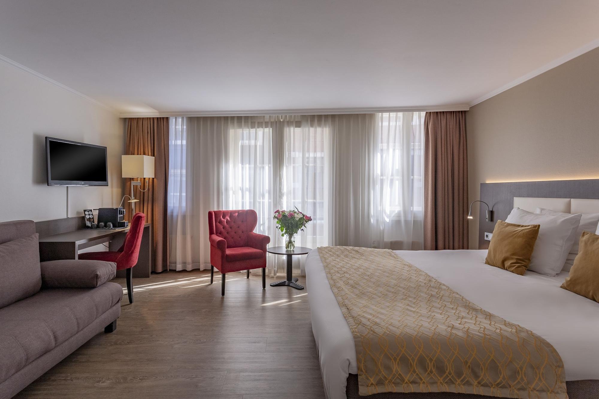 Avenue Hotel 3*