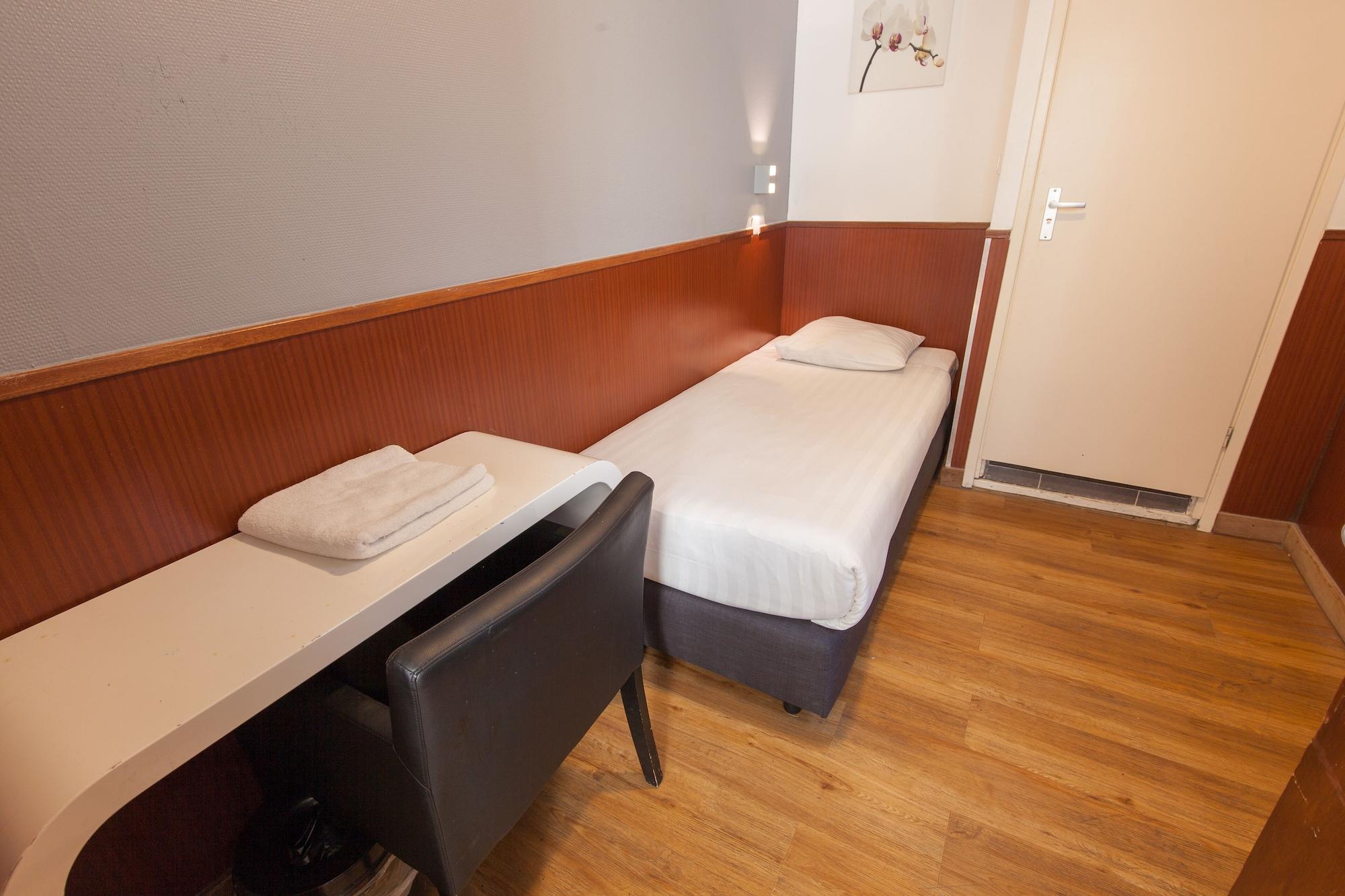 Travel Hotel