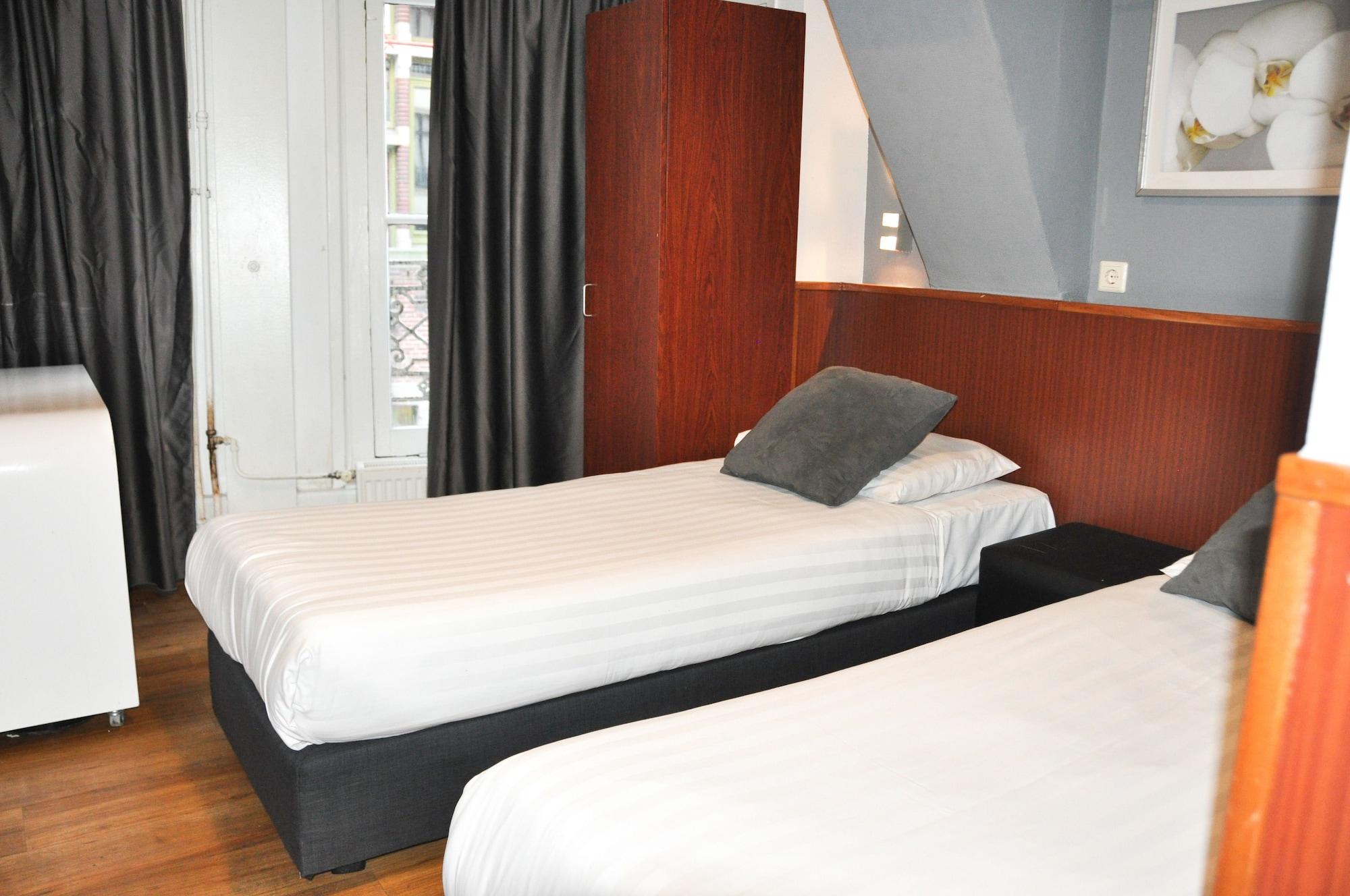 Travel Hotel