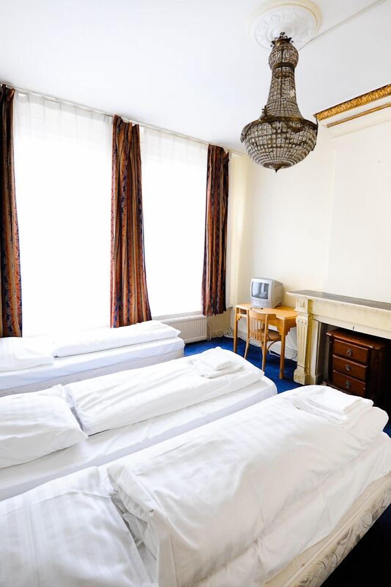 Hotel Amsterdam Inn Khách sạn 2*