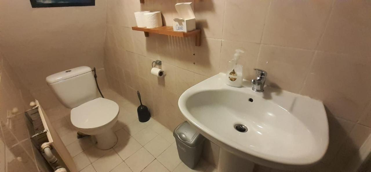 Iru, Not For Parties, Not A Hotel, With No Kitchen * Amesterdão