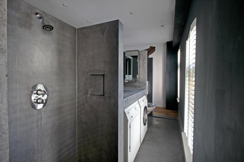 Appartement Elegant Penthouse Loft Of 250 M2 In Centre With Huge Roofgarden 80 M2 *