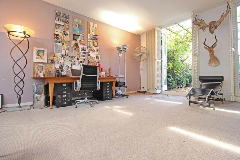 Appartement Elegant Penthouse Loft Of 250 M2 In Centre With Huge Roofgarden 80 M2
