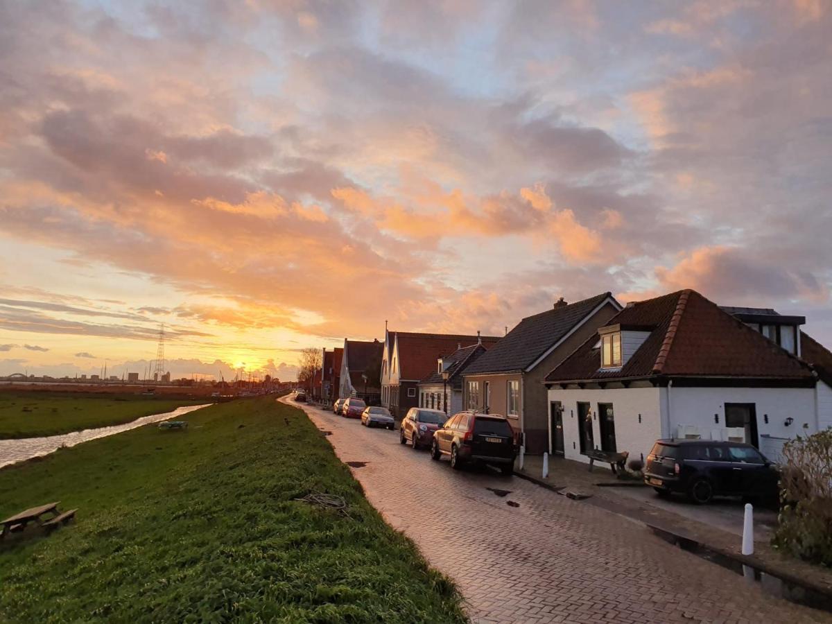 Very In Durgerdam, With Private Garden, Free Parking, Pets Allowed Casa de férias *