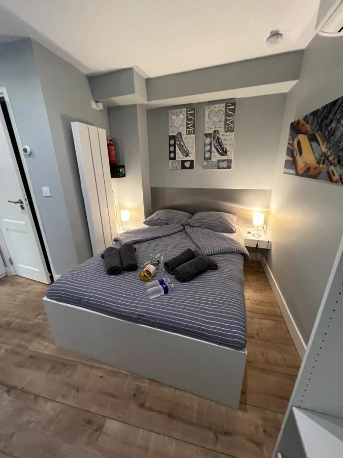 Apartment Center *