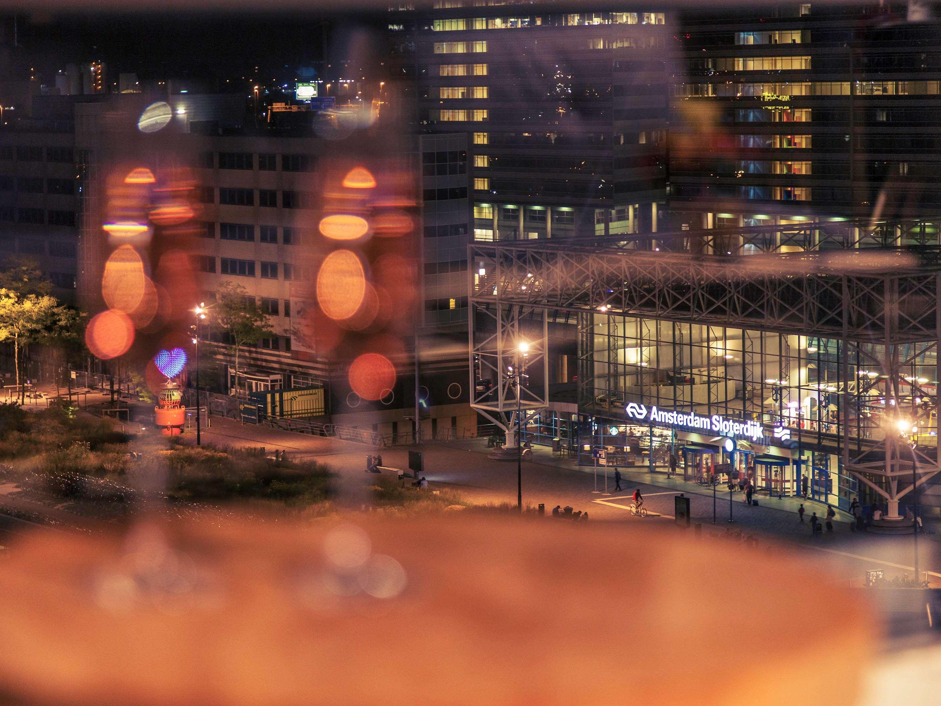 Mercure Sloterdijk Station Hotel 4*