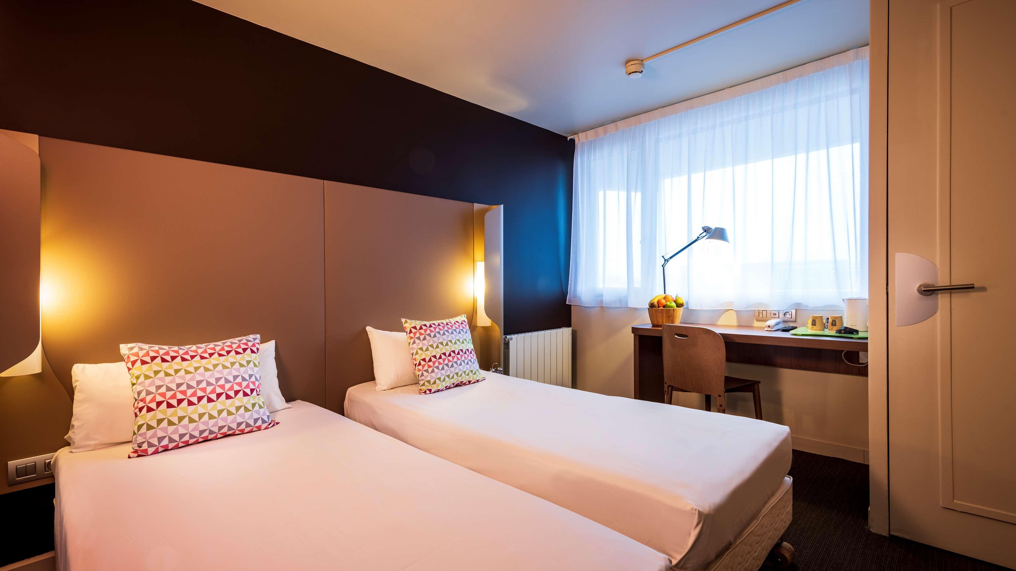 Khách sạn Campanile & Restaurant Zuid-oost 3*
