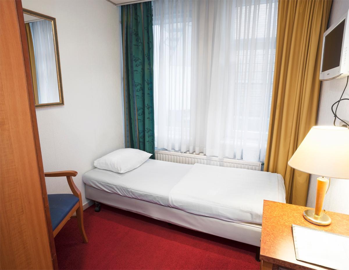 Delta City Center Hotel 3*