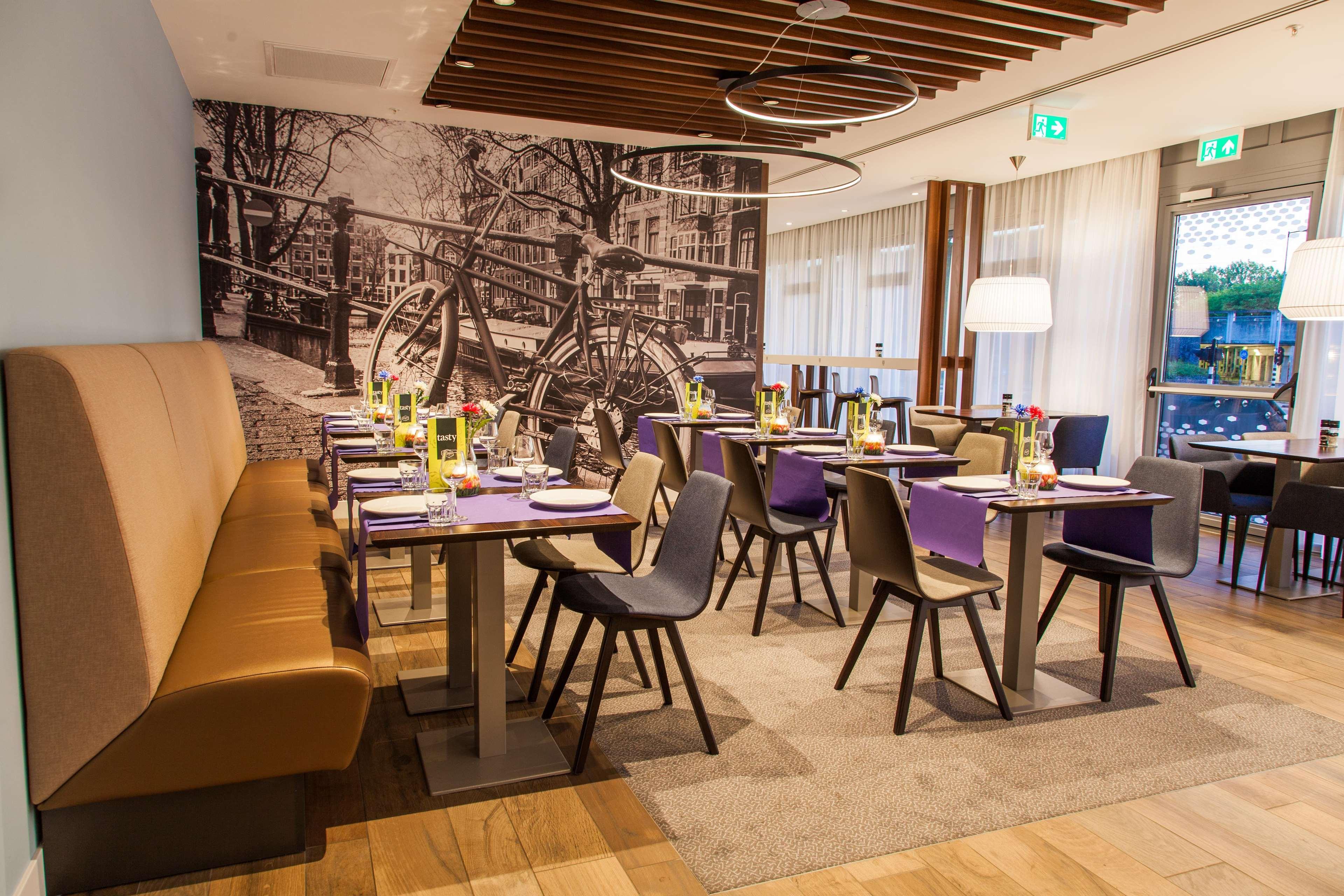 Hotel Hampton By Hilton Centre East 4*
